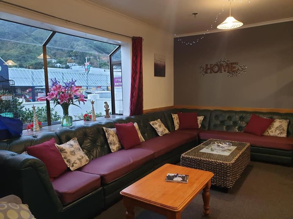 Piwaka Lodge Пиктон Экстерьер фото